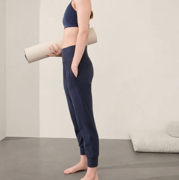 Athleta Salutations Jogger High Waist Side Pockets Ribbed Cuffs Gray Size Small - Picture 4 of 9